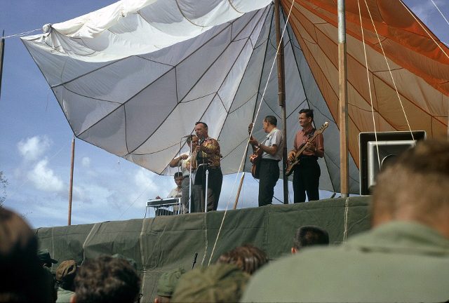4 Xuan Loc - Hank Snow Show - 24 Dec 1966 h (640x432)