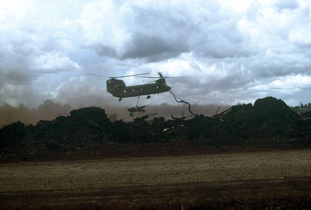5 Xuan Loc - Chinook heliocopters a (640x432) (640x432)