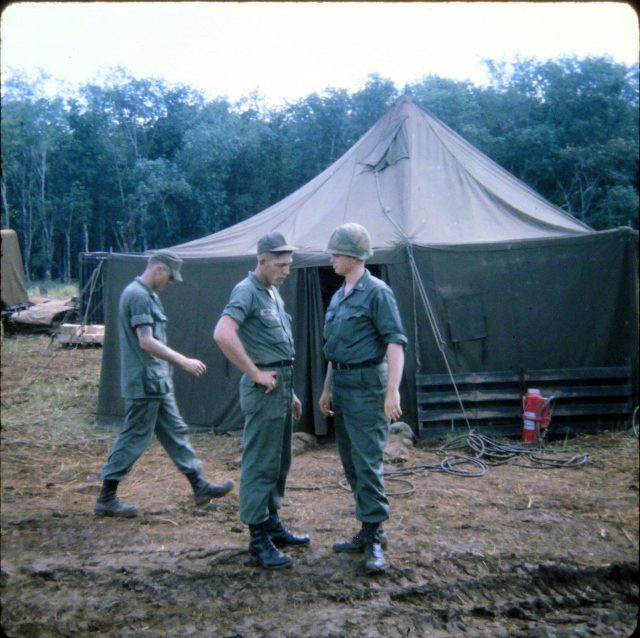 506th (Long Giao) 1166 - SGT Foster & 1LT Parker, OIC (640x638)