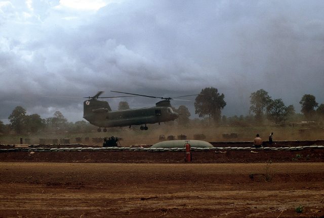 7 Xuan Loc - Chinook heliocopters f (640x432) (640x432)