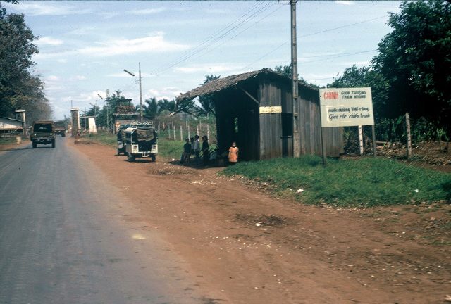 Convoy - Long Binh to Xuan Loc - abt Oct 1966 - 21 (640x432)