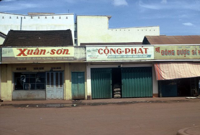 Convoy - Long Binh to Xuan Loc - abt Oct 1966 - 23 (640x432)