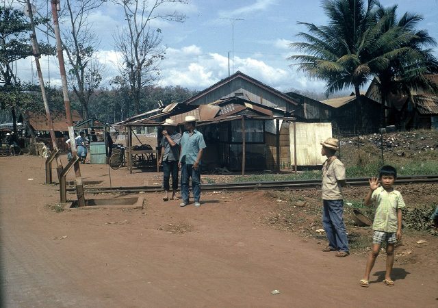 Convoy - Long Binh to Xuan Loc - abt Oct 1966 - 24 (640x450)