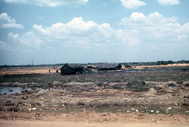 Long Binh to Saigon highway - road view (640x432)