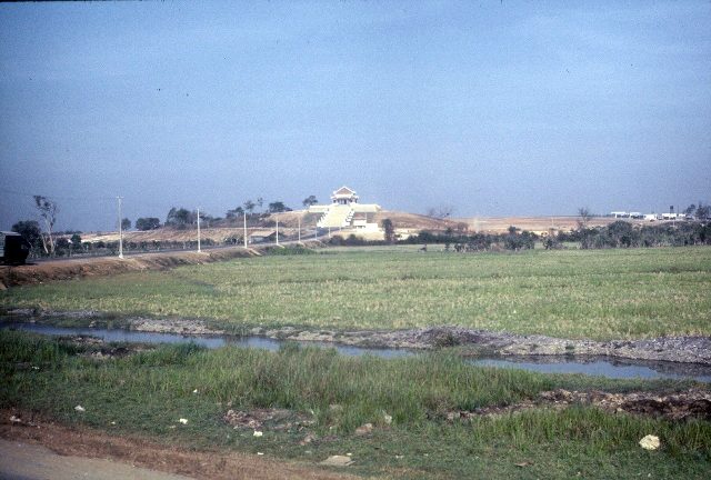 Long Binh to Saigon highway- view of Buddhist Temple (640x432)