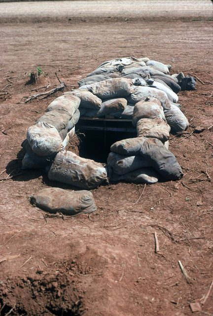 Xuan Loc - 506th S&S Co - fox hole (432x640)